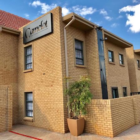 Camelot Guest House & Apartments Potchefstroom Exterior photo